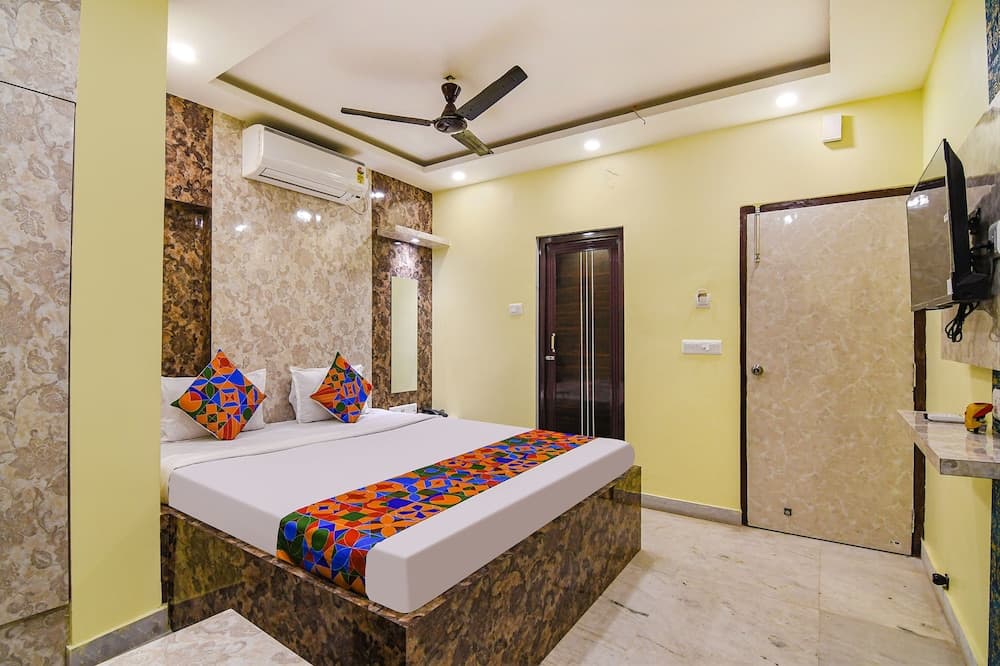 Fabhotel Divine Chariot