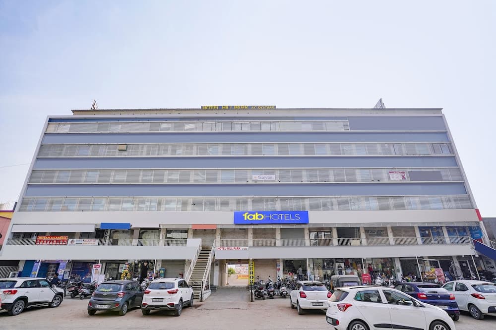 Fabhotel Hill Park I