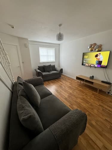 Home Sleeps5-netflix-parkg-near City Center/etihad