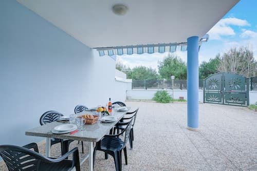 Villetta Azzurra near the sea