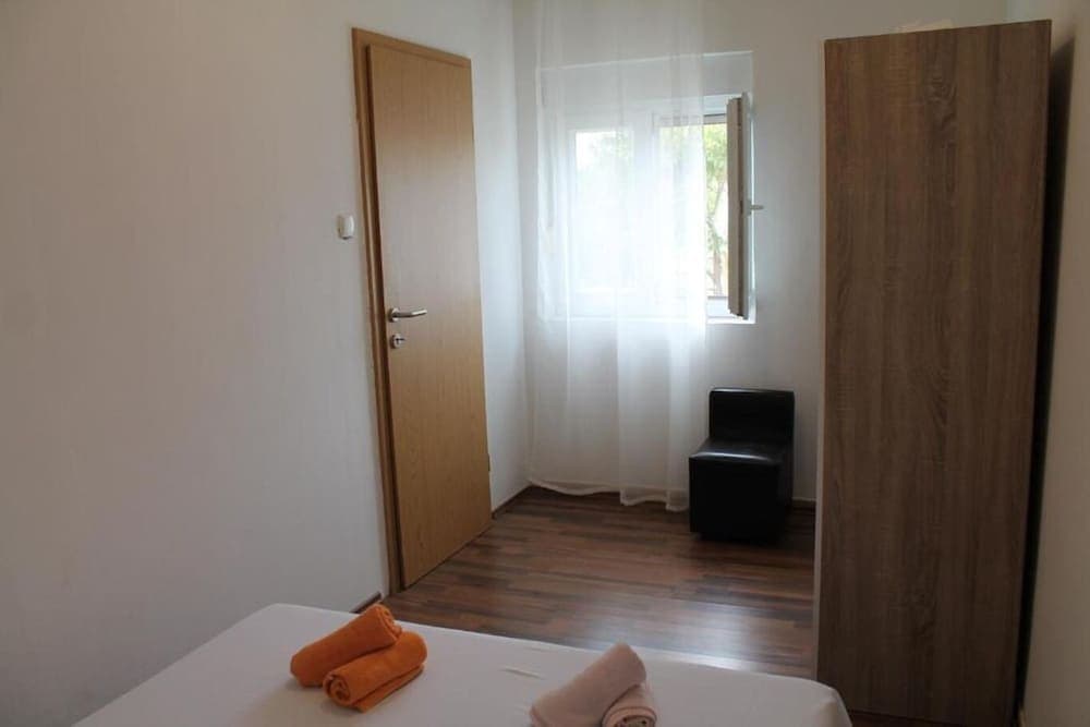 Snjeza - 80 m From Beach - A2 Apartman