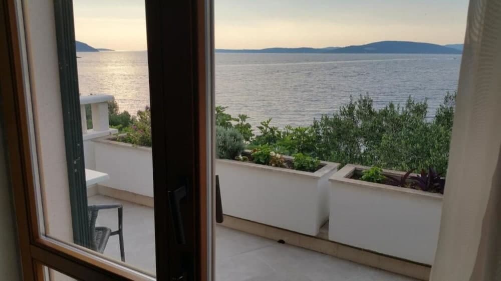 Petra - sea View - A1