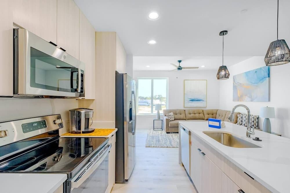 Handsboro Pointe Condo & Suites