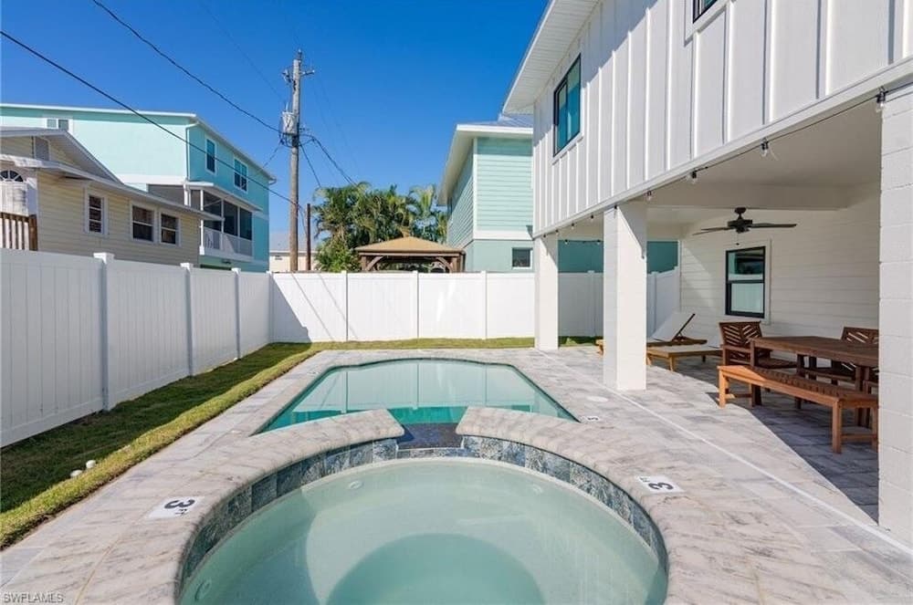 239 Delmar Ave 3 Bedroom Home by RedAwning