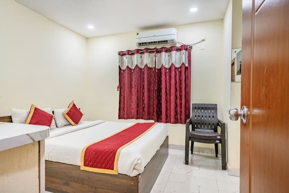 iROOMZ Hotel Mouli Grand