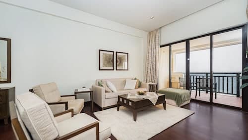 Luxury StayCation - Exquisite 1BR with Stunning Views on Palm Jumeirah