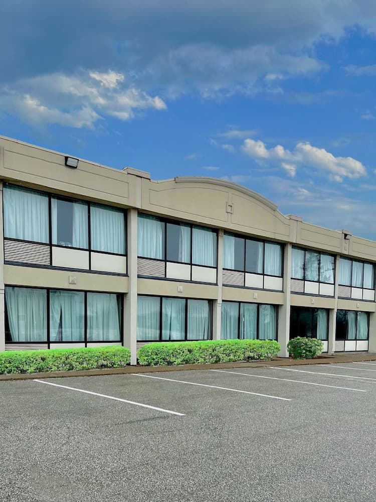 Residence & Conference Centre - Sarnia