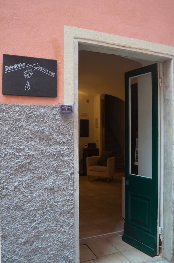 Demivie Guesthouse