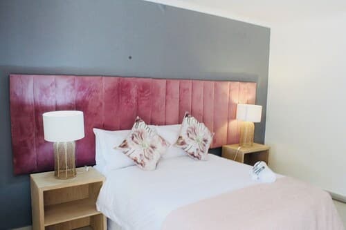 Remarkable 1-bed Apartment in Sandton