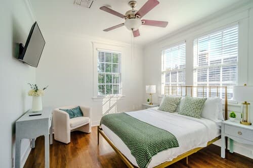 *FREE* Parking/Renovated Gem near French Qtr