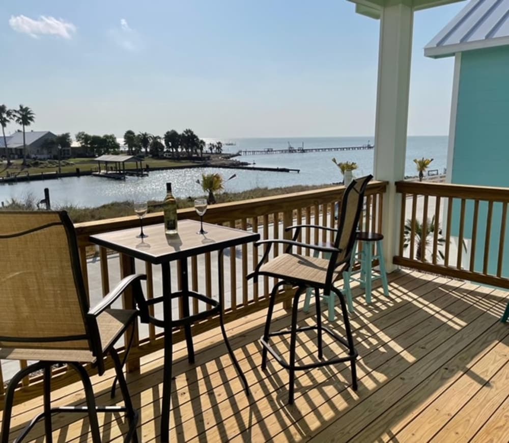 Oasis on the Bay