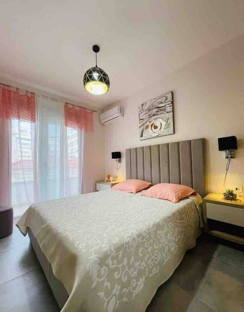 Bleu Saranda Apartment