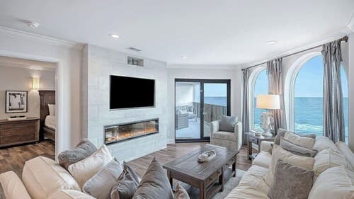 412 Seascape by Avantstay Oceanfront + Balcony