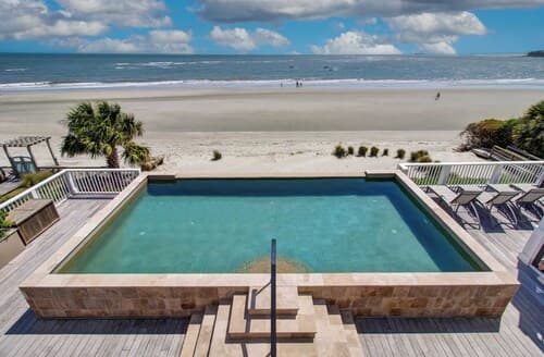 114 Ocean Boulevard by Avantstay Beachfront Infinity Pool Basketball Court Recently Renovated!