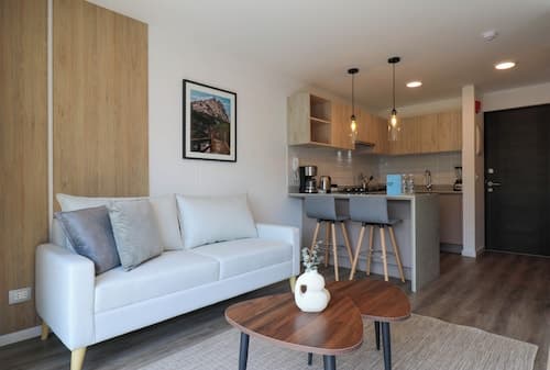 Los Pinos by Wynwood House