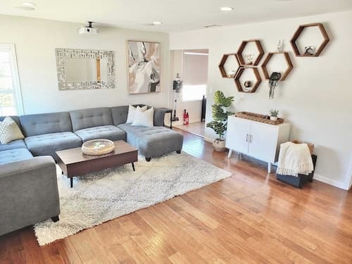 Bellflower Breeze Charming 3 BDR in Long Beach!