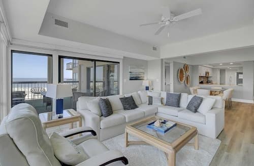 1408 Ocean Club by Avantstay Oceanfront Home w/ Amazing Views!