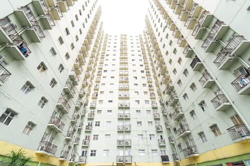 OYO 93734 The Metro Suites Apartment By Retro Rent