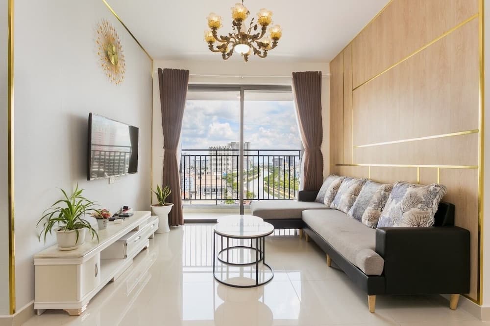 Henry Home - RiverGate Residence