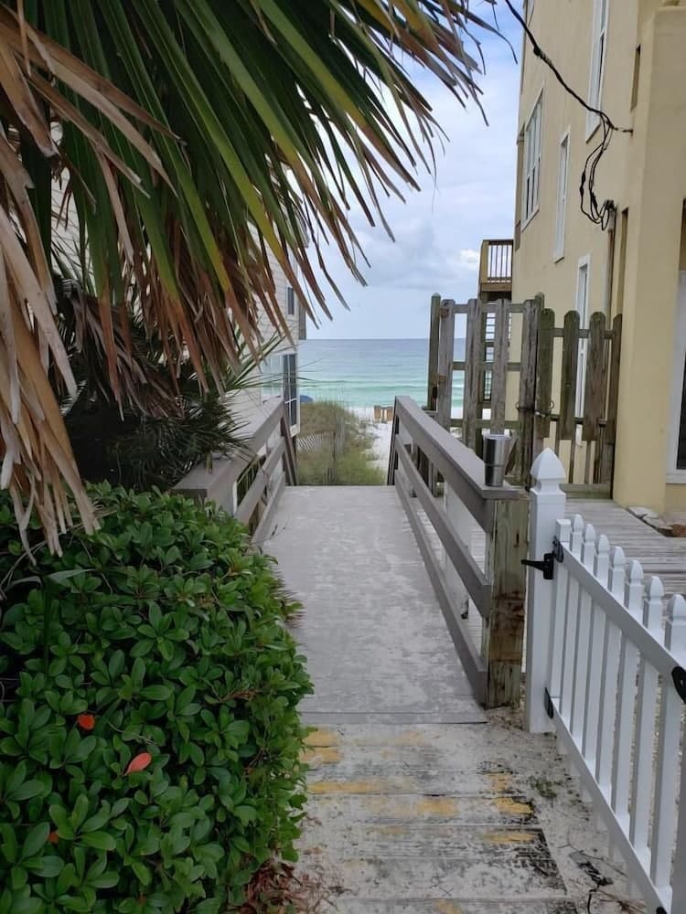 9 B, One Bedroom Condo