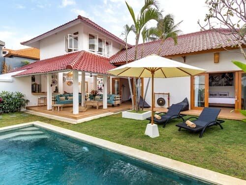 Villa Umara Seminyak Sun, Sand & Style: 5-min Walk to Beach!