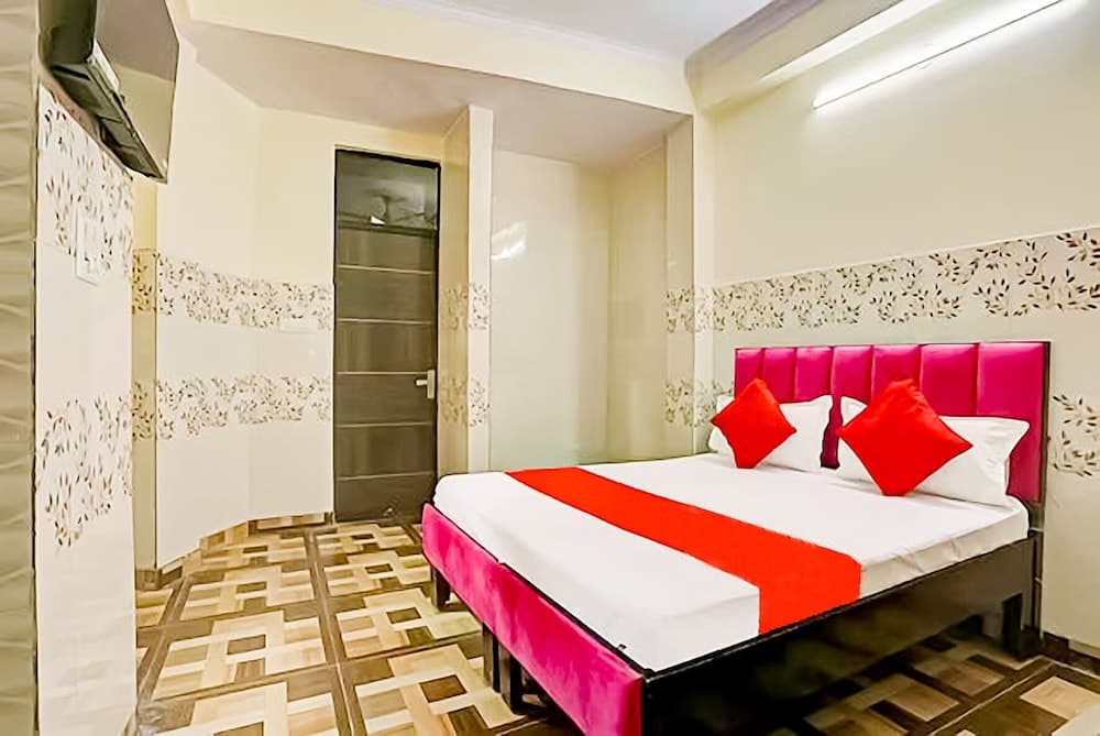 Roomshala 164 Hotel Thanks