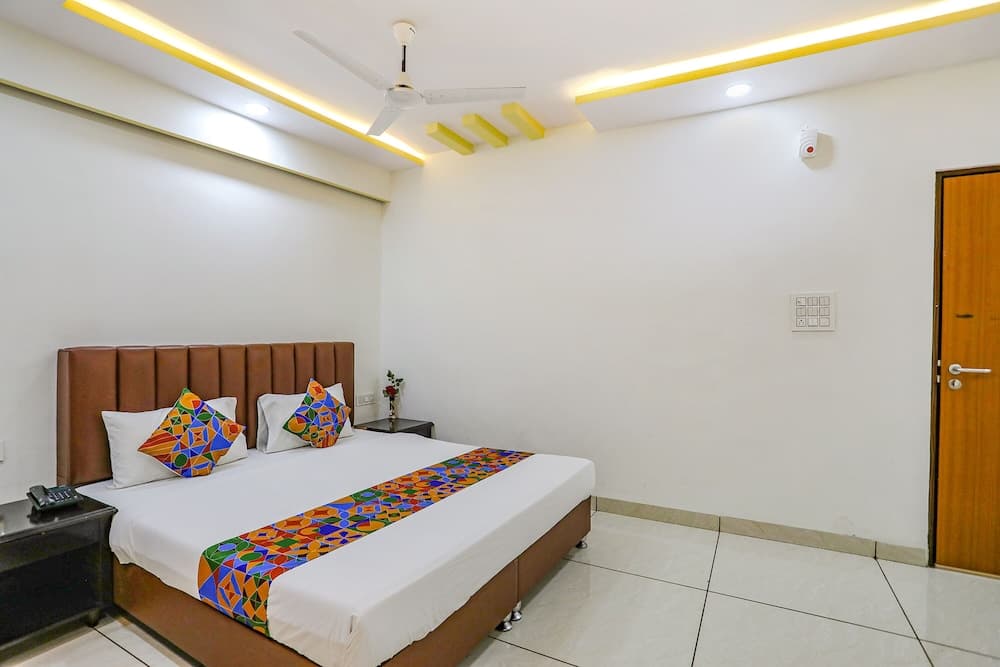 Fabhotel Dhruva
