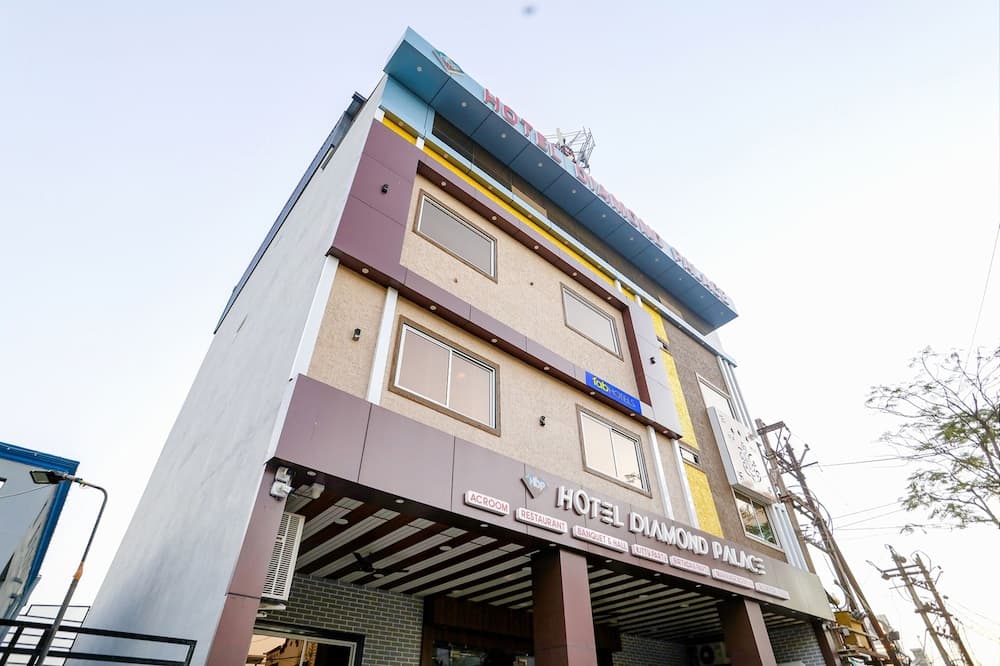 Fabhotel Prime Diamond Palace