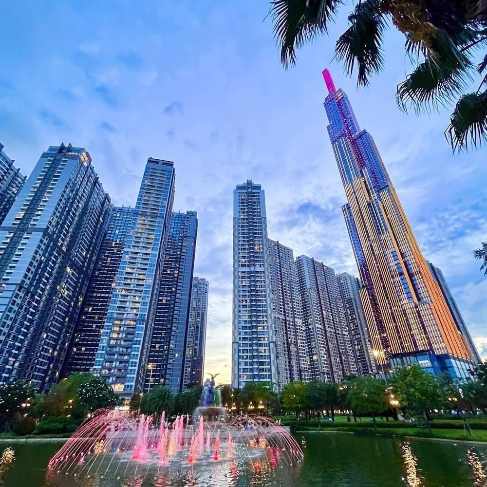 Landmark Apartment in Vinhomes Central Park