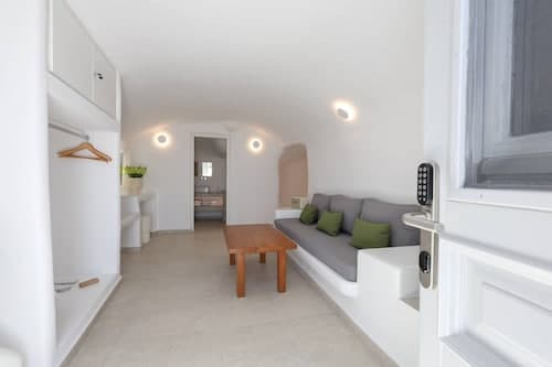 Dagaz Suites