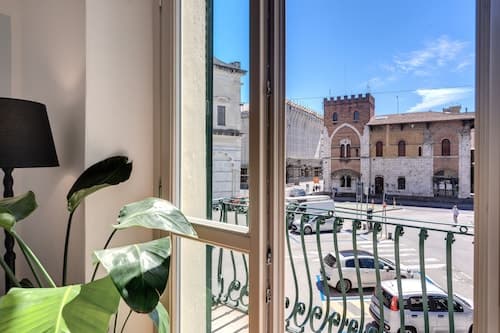 AwesHome Luxury Apartment