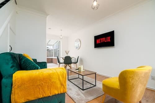 Luxurious 2 bed House - Free Parking