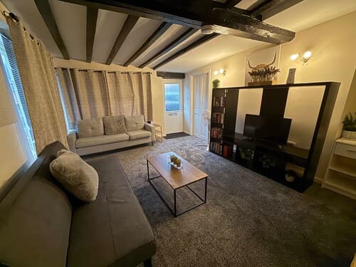 Apartment - Sleeps 2 - Parking - Wifi