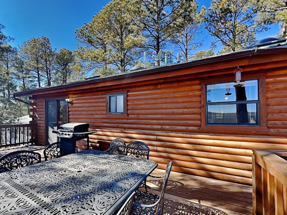 Peek-a-boo Cabin