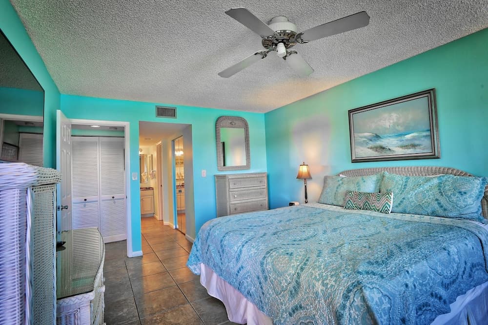 Land's End 4-304 Bay Front - Premier