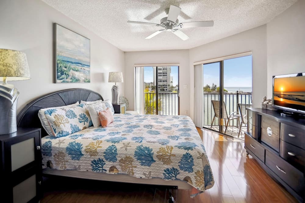 Land's End 5-303 Gulf-bay Front