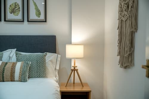 Russell Sq Suite 2 Bed Apartment