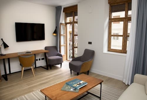Prisma Suites