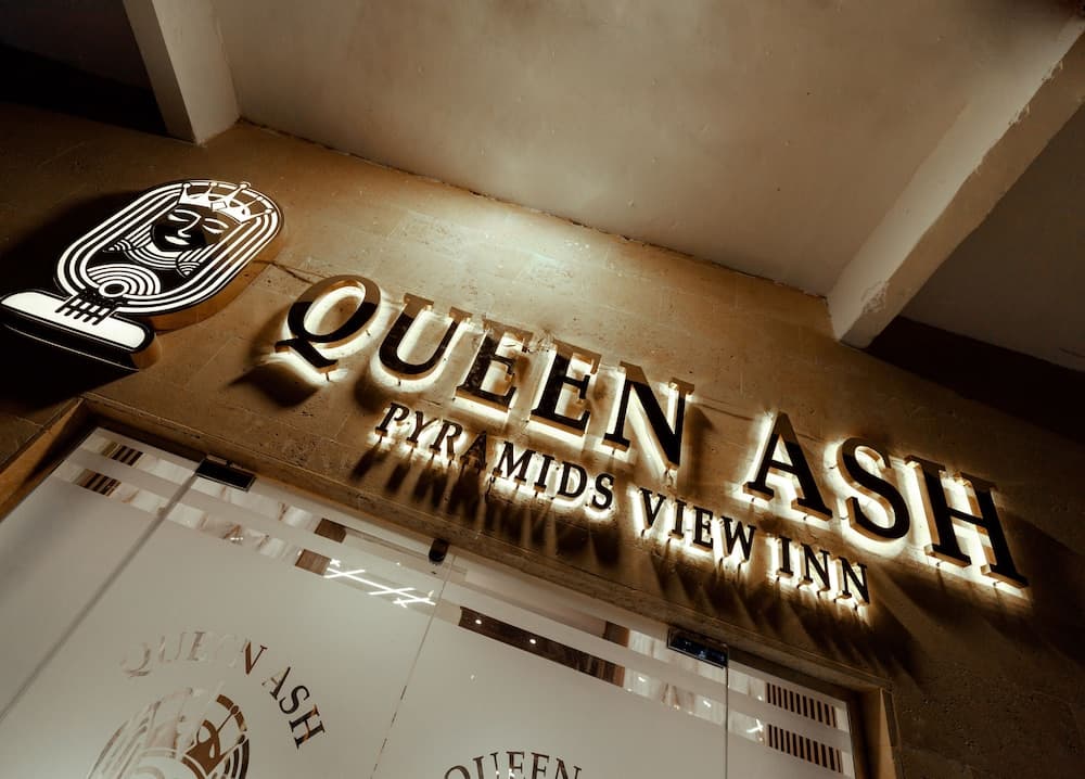 Queen Ash Pyramids View INN