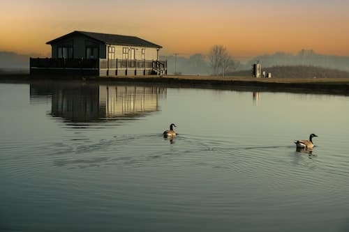 Sure Studio by Best Western Brackenborough Lakes & Resort