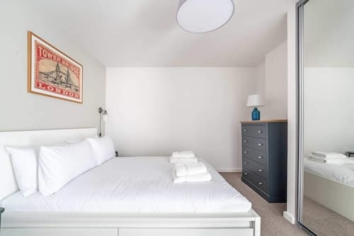 Cosy East London Retreat