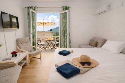 Karavaki Apartments