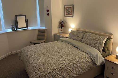 Sleeps 4 With Ensuite and Free Parking