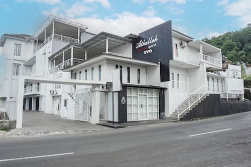 Capital O 93794 Athallah Homestay Syariah