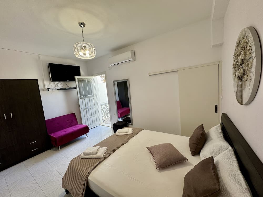 Sunshine Bay Suites