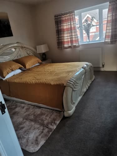 Beautiful 1-bed House in Manchester