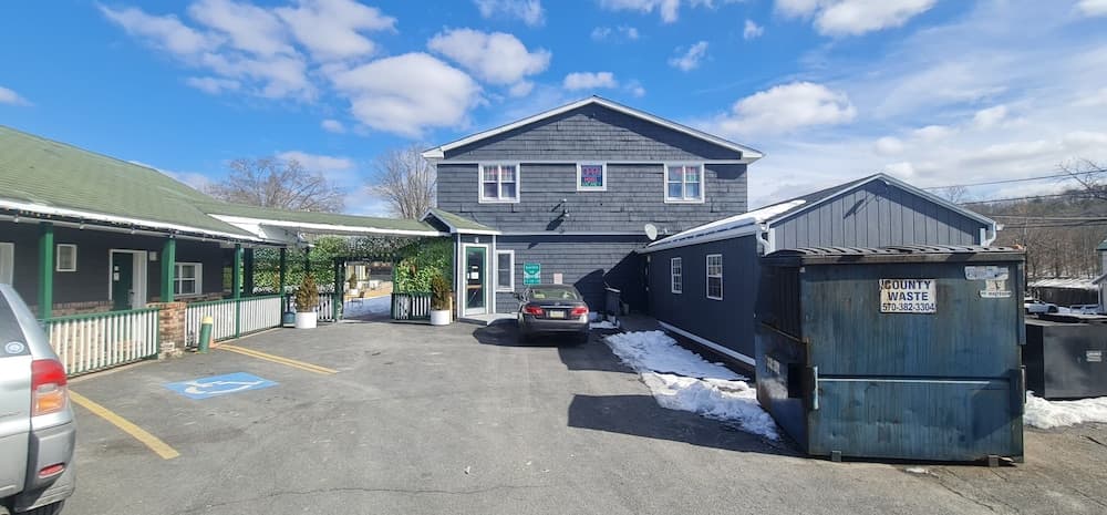 Werry'S Cottages Motel & Pub By OYO East Stroudsburg Poconos