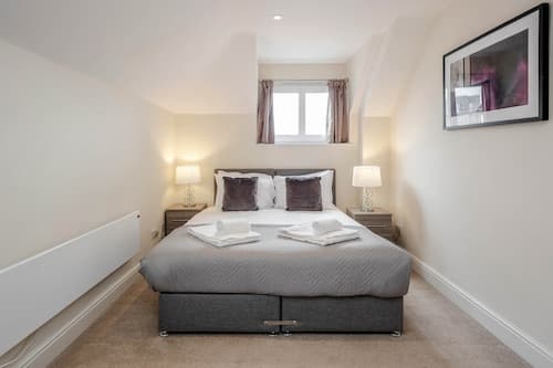 Luxury 1 Bedroom Apartment with Parking