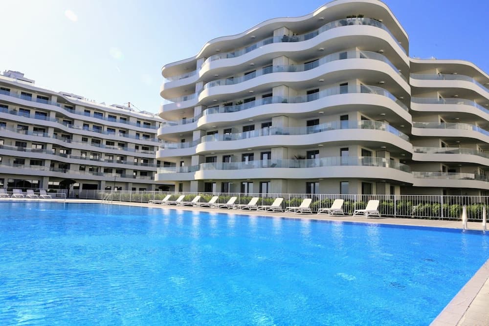 Rogowo Pearl Turquoise by Renters