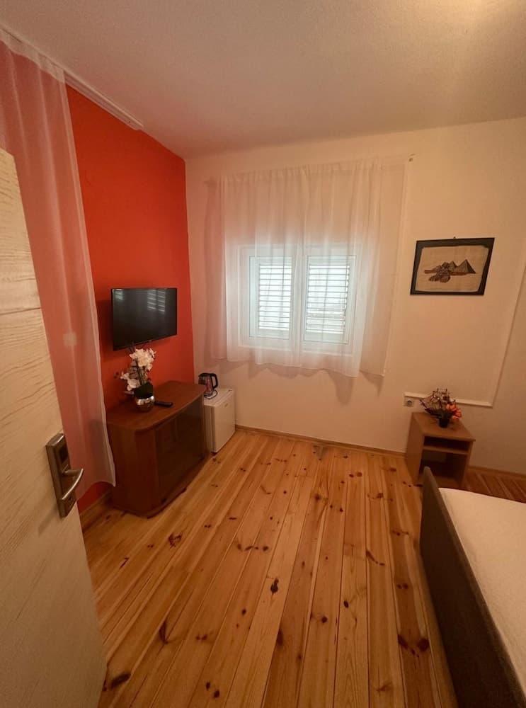 Themis Apart Hotel